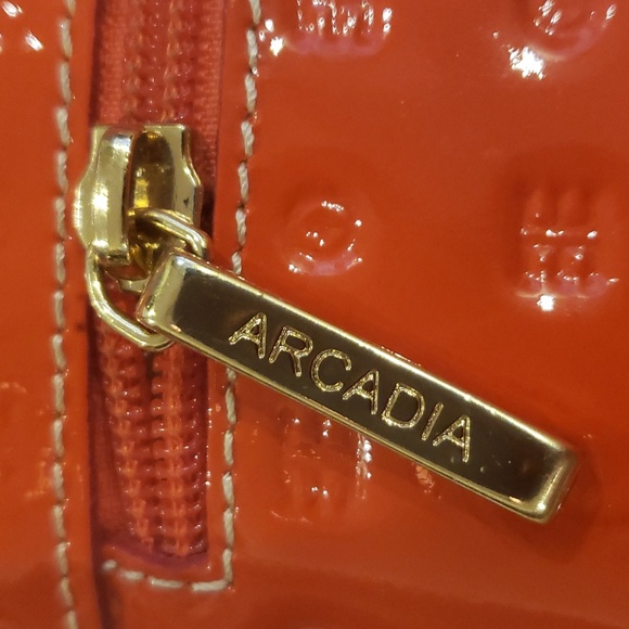 Arcadia red patent leather cross body bag, 11 1/2" x 9 1/2" - Picture 2 of 7